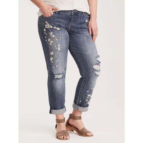 Torrid Premium Boyfriend Jeans Medium Wash with Floral Embroidery Mid Rise Denim - Picture 9 of 9